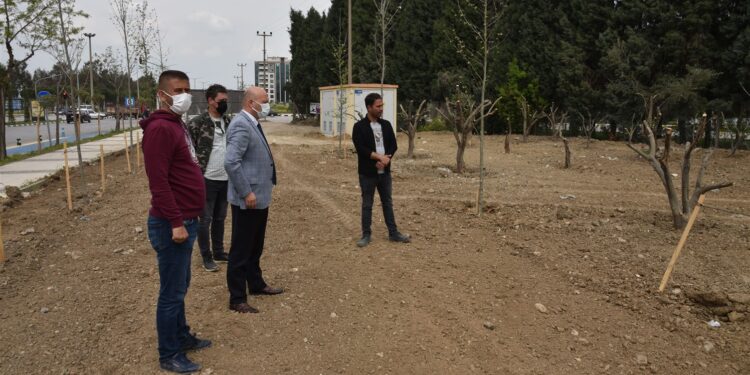 Manisa Büyükşehir Belediyesi'nde, Başkan Cengiz Ergün'ün 2021 yılı için koyduğu 250 bin metrekarelik peyzaj hedefi tamamlanmak üzere.