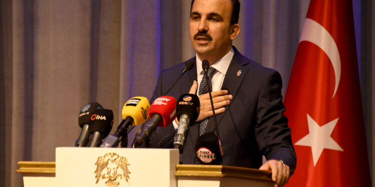 Konya Büyükşehir Belediye Başkanı Uğur İbrahim Altay, Konya gündemini meşgul eden “6 milyon” konusuyla ilgili kamuoyuna açıklamalarda bulundu.