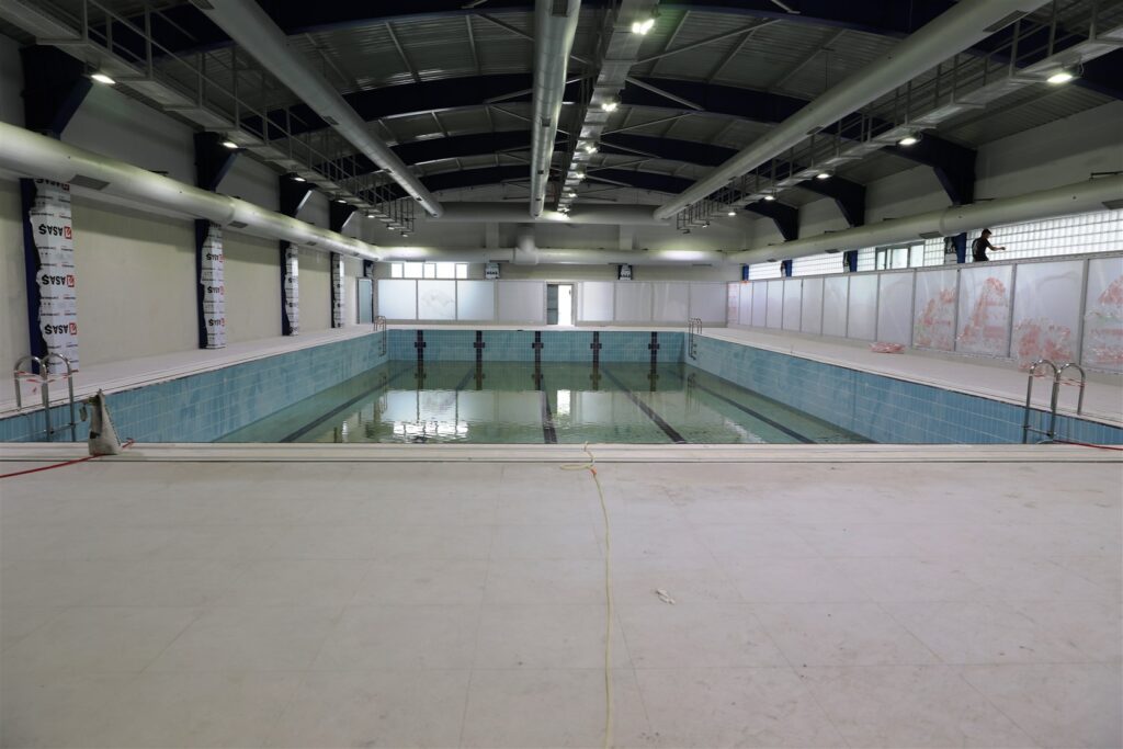 İstanbul Büyükşehir tarafından yenilenen Beyoğlu Yüzme Havuzu'ndaki çalışmalarda sona gelindi. Havuz engelli erişimine uygun hale getirildi.
