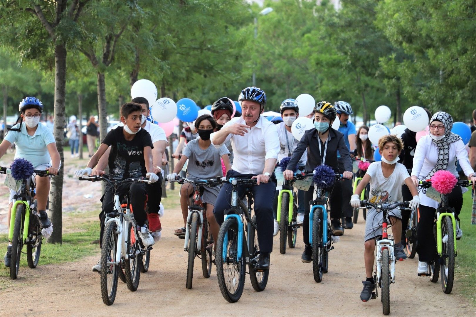 Kocaeli Büyükşehir Belediyesi Gençlik ve Spor Hizmetleri Dairesi Başkanlığı 19 Mayıs Atatürk’ü Anma Gençlik ve Spor Bayramı sebebiyle 41 gence bisiklet hediye edecek.