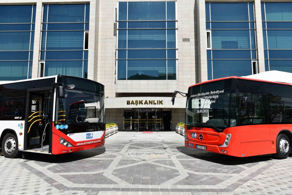 Başkent’te en son 2013'te gerçekleşen otobüs alımının ardından 8 yıl sonra yeni otobüsler için ihaleyi kazanan firmalarla sözleşme imzalandı.