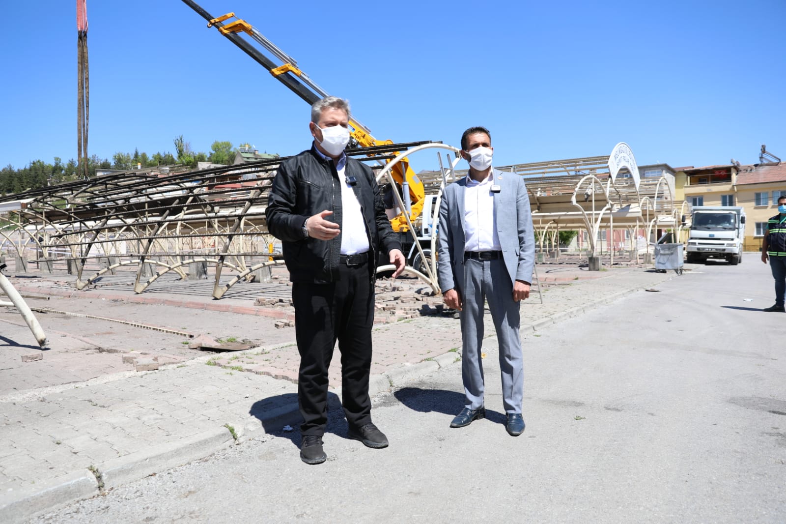 Melikgazi Belediyesi, Selçuklu Mahallesi’ne nitelikli bir ‘Pazar Yeri ve Sosyal Tesis’ projesi yapımı için yıkım çalışmalarına başladı.