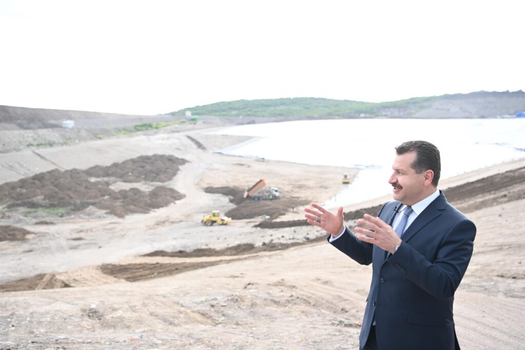 Balıkesir Büyükşehir Belediye Başkanı Yücel Yılmaz, Milletvekili Yavuz Subaşı ile beraber Katı Atık Entegre Tesisi’ni ziyaret etti.