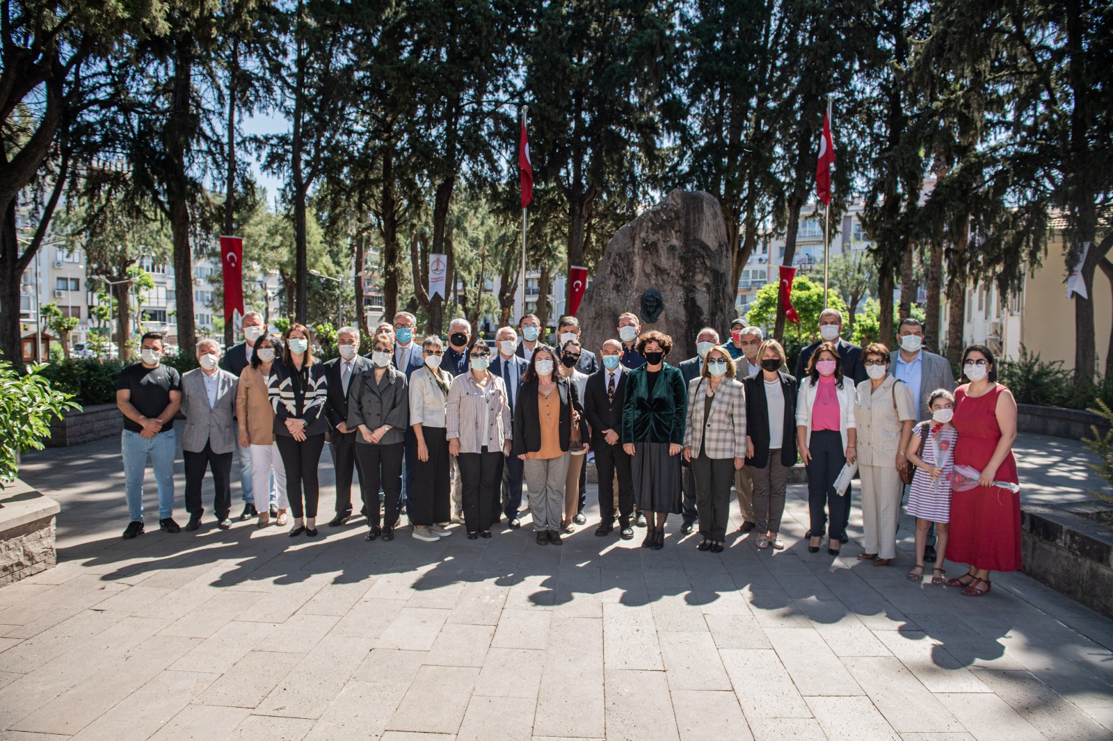 Anneler Günü’nde Ulu Önder Mustafa Kemal Atatürk’ün annesi Zübeyde Hanım, kabri başında anıldı. Törene belediye başkanları eşleriyle katıldı.