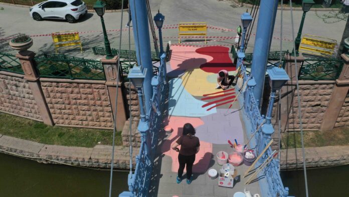 Hayallerindeki tasarimi kopruye yansittilar ozelkalem.com .tr Ozel kalem