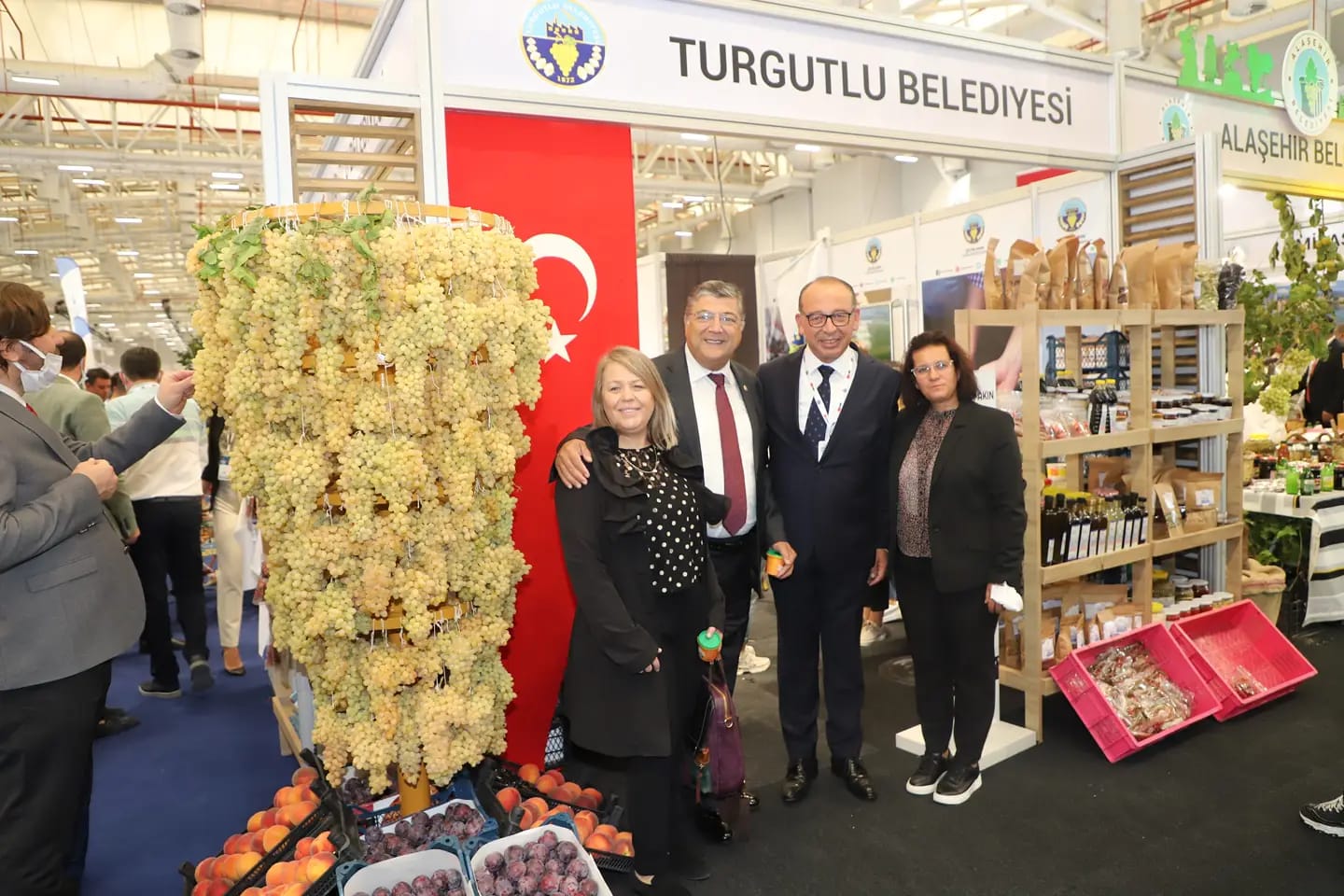Turgutlu  Belediyesi..  Başka bir tarım mümkün..  Özelkalem Dergisi 142. Sayı..  ozelkalem.com.tr.