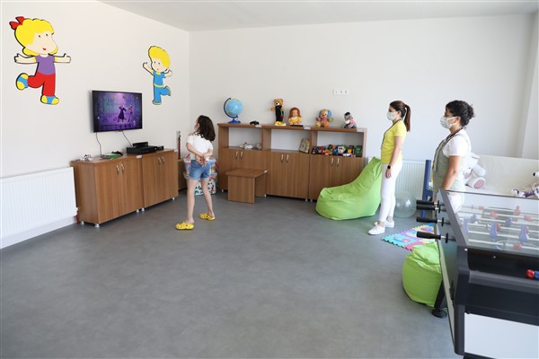 buyuksehirin kisa mola merkezlerinde yuzler guluyor 1 600 x 400