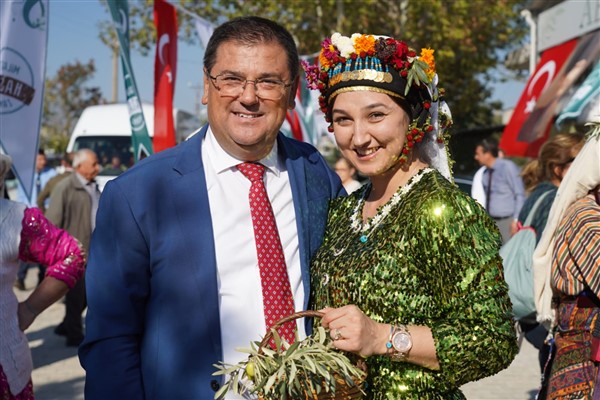 1 senlik coskusu milas sokaklarini sardi 2 600 x 400