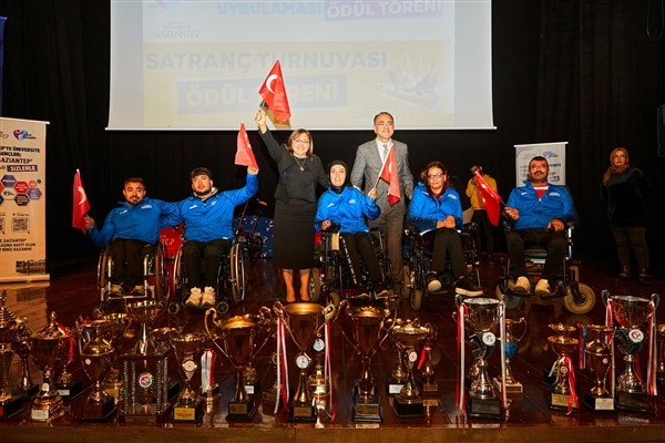 sampiyon baskan sampiyon sporcularla bir araya geldi 8 600 x 400