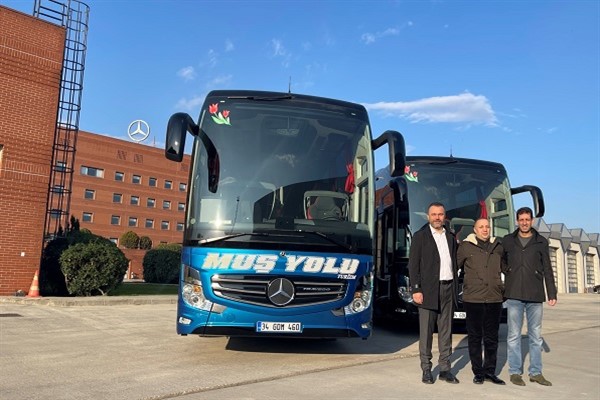 mercedes benz turk 2023 yilinin ilk otobus teslimatini mus yolu turizme gerceklestirdi 02 600 x 400